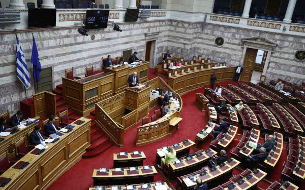 Βουλή: Στον Κ. Τασούλα η Ετήσια Έκθεση της Επιτροπής Κεφαλαιαγοράς για το 2023