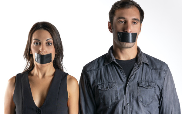 Λεμόνια, λεμόνια πολλά επί σκηνής