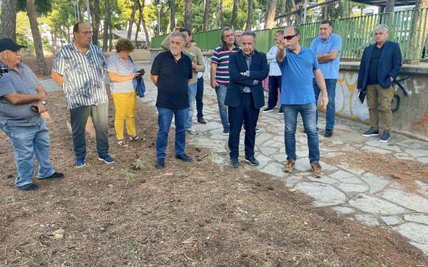 Δέσμευση Αγγελούδη για παρεμβάσεις στο πάρκο Νέας Ελβετίας και στην πλατεία Καούδη (φωτ.)