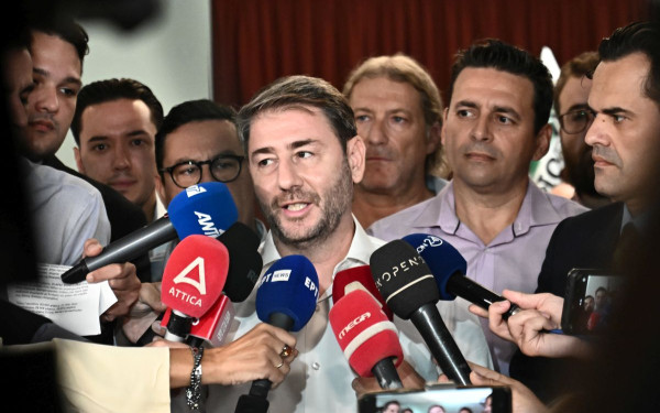 ΠΑΣΟΚ-ΚΙΝΑΛ: Ψήφισαν οι υποψήφιοι πρόεδροι - Οι δηλώσεις τους μετά την κάλπη (βίντεο)