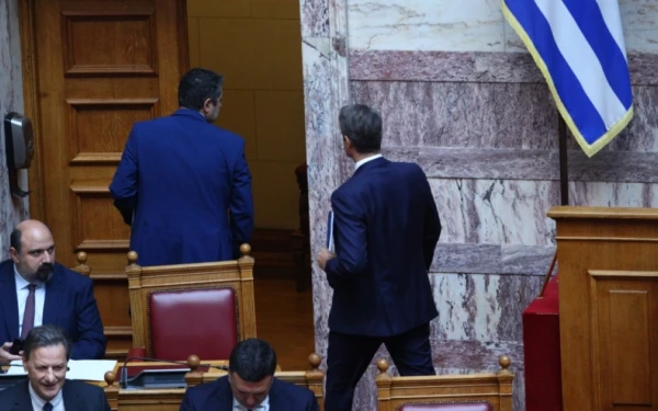 Μία αποχώρηση με πολλά μηνύματα