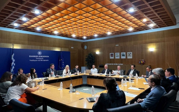 Δημιουργήθηκε νέα επιτροπή για τον αεροπορικό τουρισμό στο υπουργείο Μεταφορών