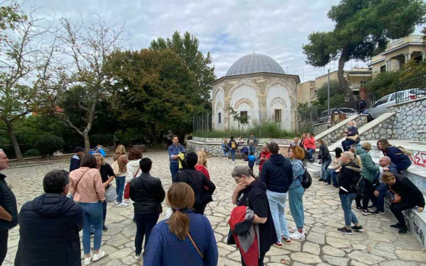 «Τουρίστες» στην πόλη τους οι Θεσσαλονικείς (φωτ.)