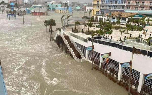 Κυκλώνας «Μίλτον»: «Σάρωσε» τα πάντα στο πέρασμά του στη Φλόριντα - Έχει αφήσει πίσω του νεκρούς και καταστροφές (βίντεο, φωτ.)