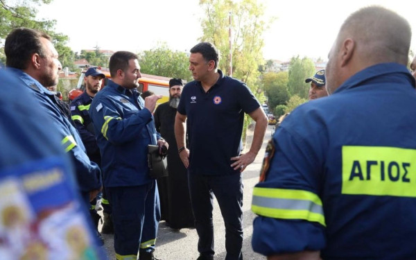 Μέτρα ενίσχυσης εθελοντών πυροσβεστών ανακοίνωσε ο Κικίλιας - 4.500 στολές και πλήρης εξοπλισμός