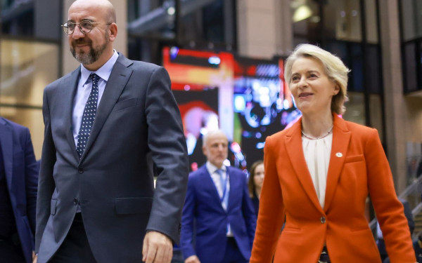 «Διευκόλυνση, αύξηση και επιτάχυνση των επιστροφών μεταναστών από την ΕΕ» ζητούν οι Ευρωπαίοι ηγέτες από την Κομισιόν