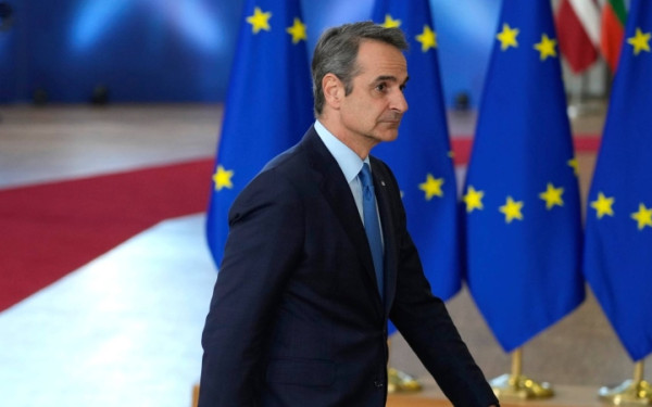 Μητσοτάκης από Βρυξέλλες: Καρφιά για υπερπατριώτες, απάντηση στο Σαμαρά