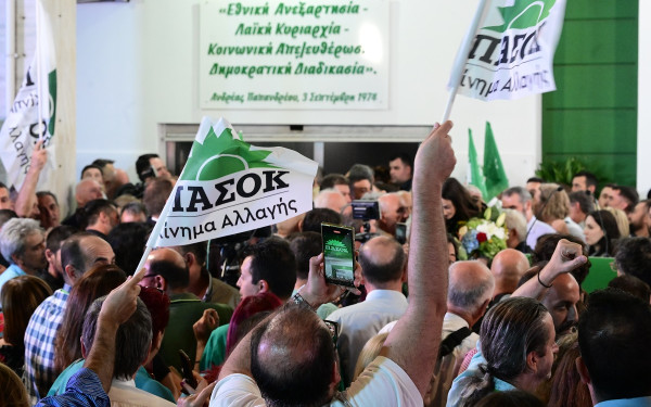 Εκλογές ΠΑΣΟΚ: Καθολική επικράτηση Ανδρουλάκη στις περιφέρειες - Σε μία μόνο νικητής στο νήμα ο Χ. Δούκας