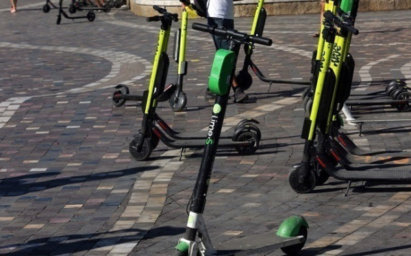 Καλαμαριά-ηλεκτρικά πατίνια: Που επιτρέπονται, που απαγορεύονται, ποια είναι τα πρόστιμα