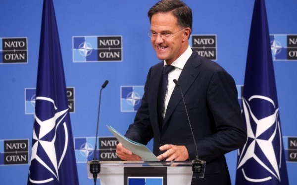 Μ. Ρούτε: Οι σύμμαχοι στο ΝΑΤΟ συζητούν συλλογικά τρόπους για να ανοίξουν τα στενά του Χορμούζ