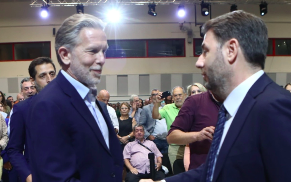 ΠΑΣΟΚ: Ποιον ρόλο πρότεινε ο Ανδρουλάκης στον Γερουλάνο