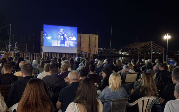 Η Θεσσαλονίκη ένωσε την φωνή της με το Καλλιμάρμαρο για τα Τέμπη (βίντεο & φωτ.)