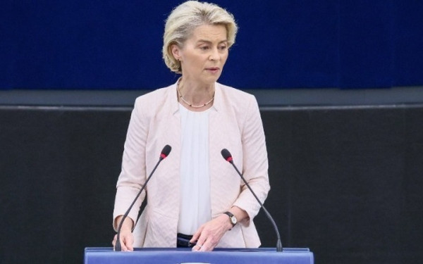 Επιστολή φον ντερ Λάιεν προς ηγέτες ΕΕ για το μεταναστευτικό: Να επιστρέψουν στη χώρα τους όσοι δεν έχουν το δικαίωμα να μείνουν στην ΕΕ