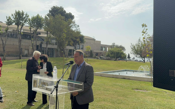 Με κόκκινα λουλούδια και στεφάνια η Θεσσαλονίκη τίμησε τους απελευθερωτές της