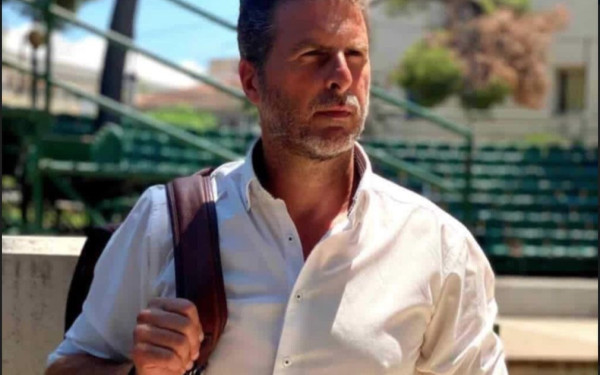 Πώς είναι να δουλεύεις όποτε θέλεις σε διαφορετική χώρα; Ο πρώτος Έλληνας digital nomad, Δ. Τσέλιος απαντά