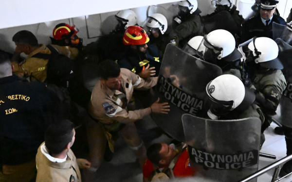 ΚΚΕ: Η κυβέρνηση επιτείνει την εργασιακή ομηρία για τους εποχικούς πυροσβέστες