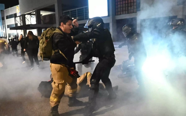 ΕΛ.ΑΣ. για τα επεισόδια με εποχικούς πυροσβέστες: Στον εισαγγελέα το υλικό για την πλήρη διερεύνηση των περιστατικών