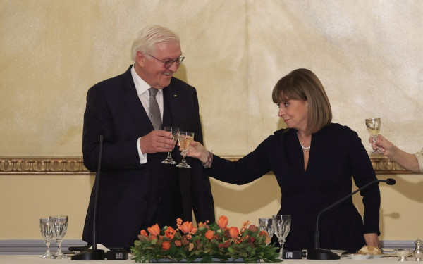 Γεύμα Σακελλαροπούλου-Σταϊνμάιερ: «Ο ελληνικός και ο γερμανικός πολιτισμός συνομιλούν γόνιμα επί αιώνες» (φωτ.)