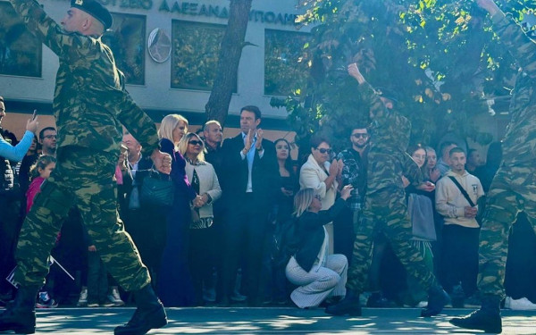 Κασσελάκης για 28η Οκτωβρίου: «Τιμούμε το θάρρος και την ομοψυχία των Ελλήνων απέναντι στο άρμα του φασισμού και του ναζισμού» (βίντεο)