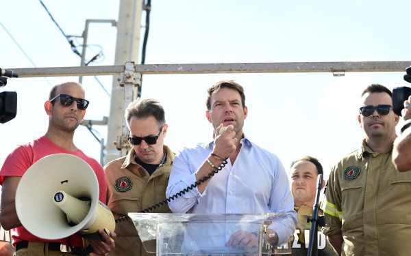 Στη συγκέντρωση διαμαρτυρίας των εποχικών πυροσβεστών ο Στ. Κασσελάκης