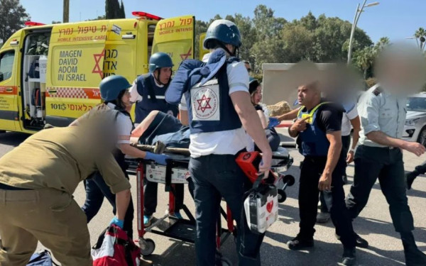 Δεκάδες τραυματίες από πτώση φορτηγού σε στάση λεωφορείου στο Ισραήλ (βίντεο)