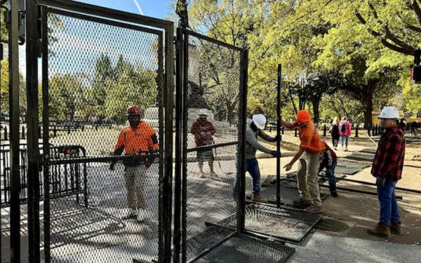 Aμερικανικές εκλογές: Μεταλλικοί φράκτες ασφαλείας, drones και ελεύθεροι σκοπευτές σε ετοιμότητα, για το ενδεχόμενο ταραχών