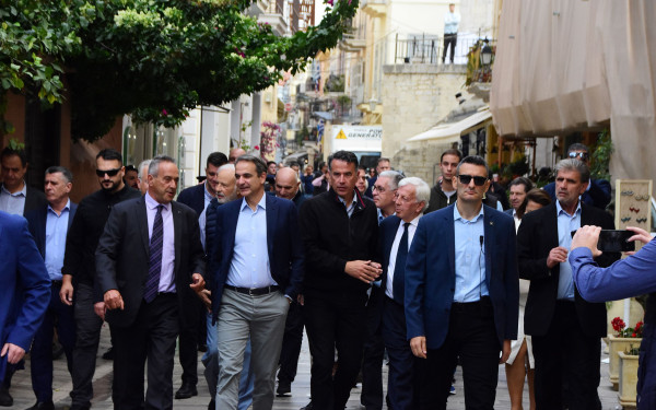 Μητσοτάκης: Μειώσεις 12 φόρων το 2025