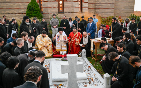 Ο Αρχιεπίσκοπος Ελπιδοφόρος τέλεσε μνημόσυνο για τον μακαριστό Αρχιεπίσκοπο Αμερικής Ιάκωβο