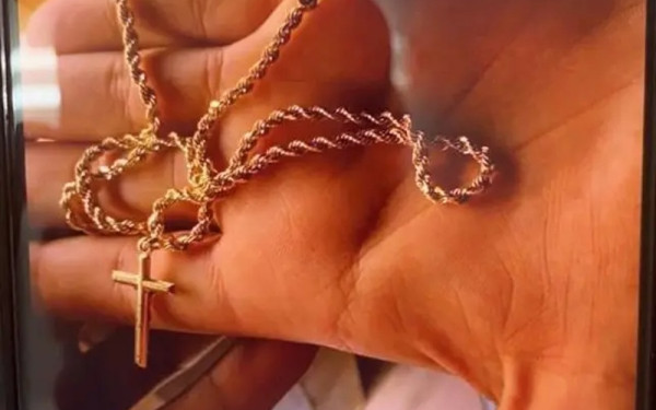 Αθήνα: Στην «φάκα» της ΕΛΑΣ συμμορία άρπαζε χρυσές αλυσίδες στο Μετρό, το τραμ και τον ηλεκτρικό (φωτ.)