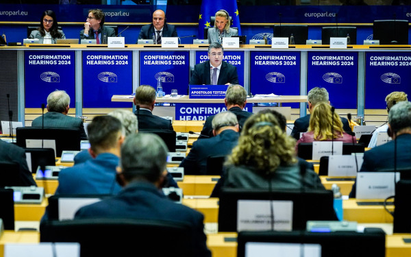 Σάρωσε ο Τζιτζικώστας και εγκρίθηκε η υποψηφιότητά του για τη θέση του Επιτρόπου - Τι απάντησε για τα Τέμπη (βίντεο)