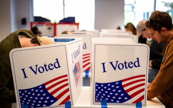 Εκλογές ΗΠΑ: Για πρώτη φορά οι ψηφοφόροι που δηλώνουν ανεξάρτητοι ξεπέρασαν τους Δημοκρατικούς