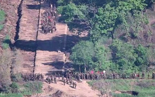 Βορειοκορεάτες στρατιώτες έπιασαν και ανακρίνουν οι Ουκρανοί