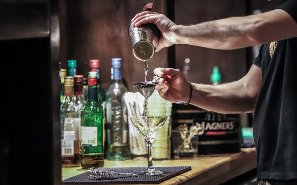 Τρίκαλα: Στο νοσοκομείο δύο ανήλικες μετά από κατανάλωση αλκοόλ