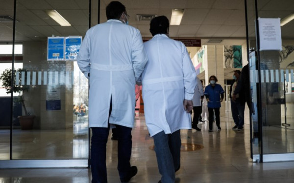 ΠΟΕΔΗΝ: Βουλιάζουν τα νοσοκομεία μετά τα Χριστούγεννα λόγω έξαρσης των ιώσεων