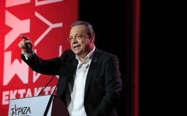 Πρόταση Φάμελλου για οικονομική καμπάνια ενίσχυσης της «Αυγής» και του «Κόκκινου»