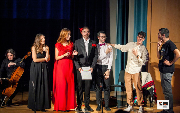 Ένα πρόγραμμα που σπάει τον τοίχο ανάμεσα στους νέους και την όπερα