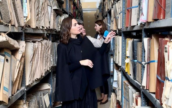 Η Όλγα Κεφαλογιάννη επισκέφθηκε το κτήριο όπου φυλάσσεται το αρχείο του ΕΟΤ