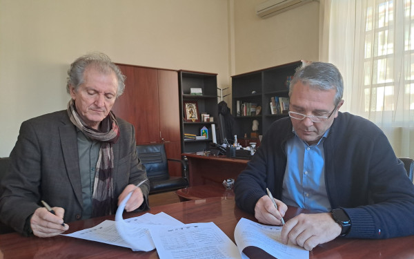 Χαλκιδική: Υπογράφηκε η σύμβαση για τον Δημοτικό Βρεφονηπιακό Σταθμό Πολυγύρου