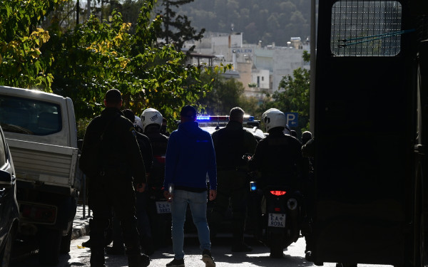 Παγκράτι: Συντάκτης προκηρύξεων ή αποθηκάριος εκρηκτικών ο 49χρονος; Στο μικροσκόπιο της ΕΛ.ΑΣ ο «φιλόσοφος»
