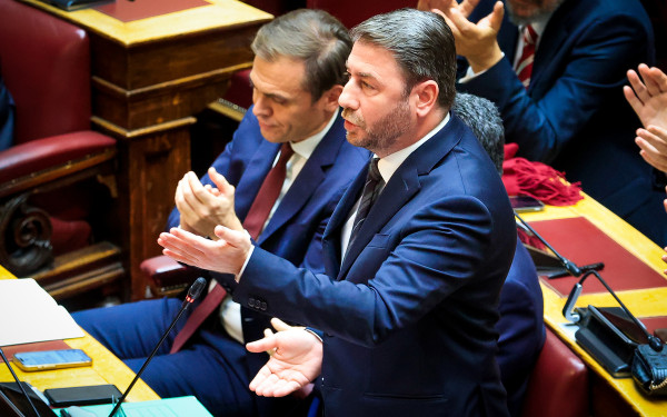 ΠΑΣΟΚ- ΚΙΝΑΛ: Συνεχίζει το πρέσινγκ στην κυβέρνηση, ανεβάζει κι άλλο τους τόνους για τον προϋπολογισμό