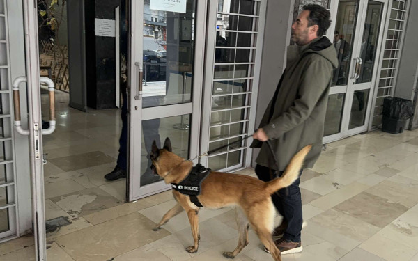 Θεσσαλονίκη: Τηλεφώνημα για βόμβα στα δικαστήρια - Εκκενώνεται η περιοχή (βίντεο)