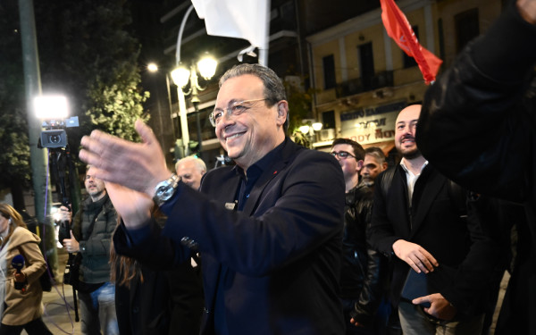 Νέος πρόεδρος του ΣΥΡΙΖΑ ο Σωκράτης Φάμελλος: «Ξαναξεκινάμε μαζί» το μήνυμά του - Πολάκης: «Δεν πάω σε β' γύρο, η ισχύς εν τη ενώσει» (βίντεο, φωτ.)