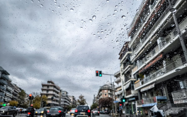 Καιρός: Βροχές στα ανατολικά - Νέο κύμα κακοκαιρίας από αύριο Παρασκευή
