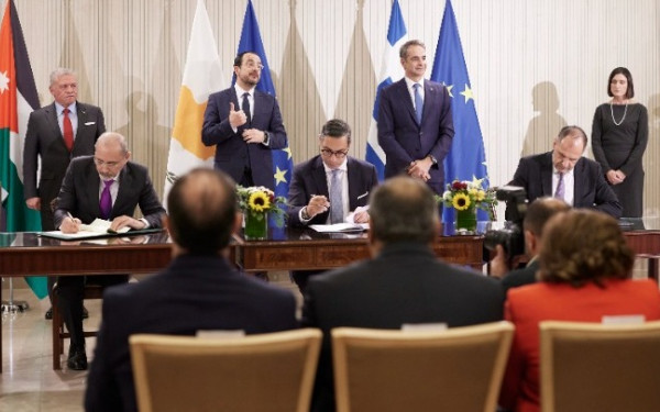 Τρία μνημόνια συνεργασίας υπογράφηκαν στην 4η Τριμερή Σύνοδο Ελλάδας - Κύπρου - Ιορδανίας στη Λευκωσία