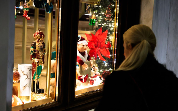 Παραμονή Πρωτοχρονιάς στη Θεσσαλονίκη: Έως τις 18:00 ανοιχτά τα καταστήματα - Τι θα γίνει με ΟΑΣΘ και Μετρό