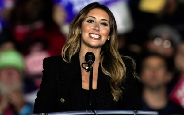 ΗΠΑ: Ο Τραμπ θα ορίσει τη δικηγόρο του Αλίνα Χάμπα σύμβουλο της προεδρίας - «Είναι ακούραστη υπερασπίστρια της δικαιοσύνης»