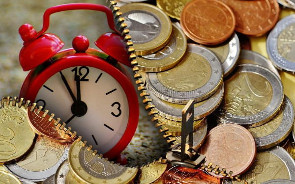 Η φοροδιαφυγή μαζεύεται, η μεσαία τάξη ανακουφίζεται