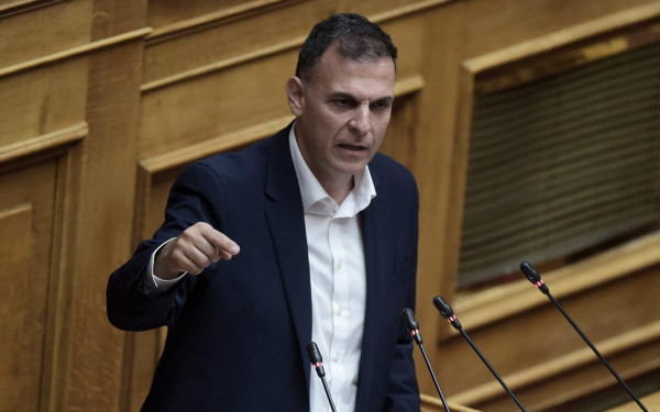 Γ. Καραμέρος: Η πρόταση δυσπιστίας, μαγνήτης για να βγουν από το «κουτί» της συγκάλυψης αρκετά από τα γρανάζια