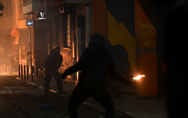 Ένταση και προσαγωγές στα Εξάρχεια μετά την πορεία για τον Αλ. Γρηγορόπουλο