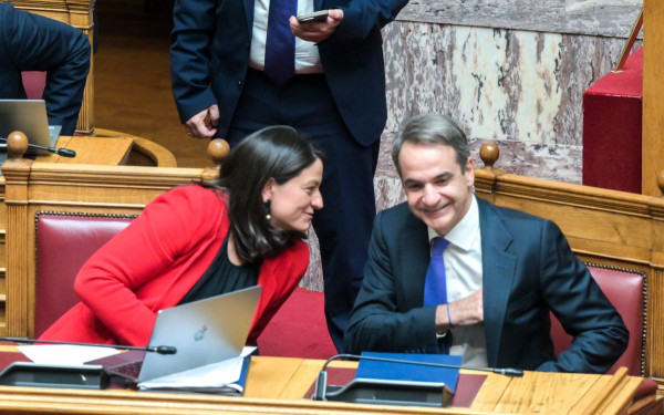 Η Κεραμέως απέρριψε τις τροπολογίες του ΠΑΣΟΚ-ΚΙΝΑΛ για τον κατώτατο μισθό - «Είναι αναχρονιστικές» είπε